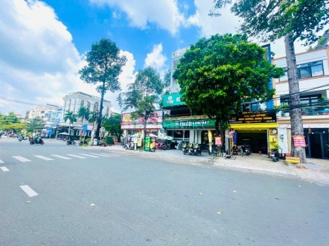 Mặt Bằng MTKD Đường Vành Đai Trong dt 10x20m giá thuê 60tr/th