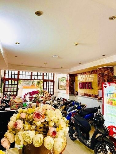 Sang lại Khách Sạn p13 tân bình 22 phòng cách SB 1km, cách Etown 200m