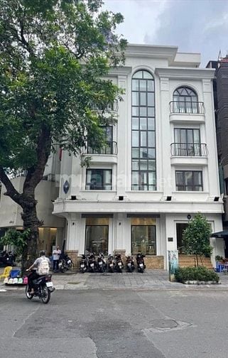 CHO THUÊ TÒA NHÀ SIÊU PHẨM LÝ THƯỜNG KIỆT - HOÀN KIẾM