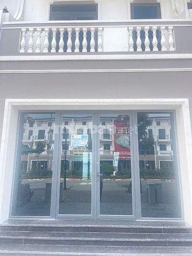 Kẹt tiền bán gấp shophouse mặt tiền đường 3/2