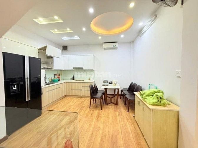 Phạm Tuấn Tài, gara ô tô, trước nhà rộng 5m, nhà đẹp, dân xây, 50m2