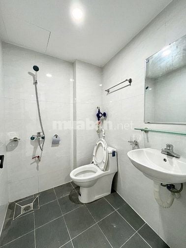 Khai trương tòa mới tại Hồ Tùng Mậu