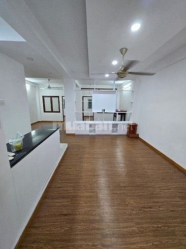 CHÍNH CHỦ cần bán căn hộ chung cư 74m2