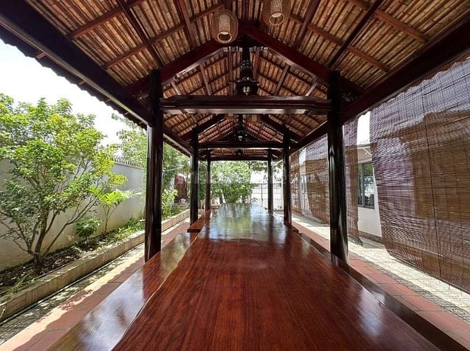  Cho thuê Biệt Thự Góc 2 Mặt tiền sân vườn 1000m2  view sông 