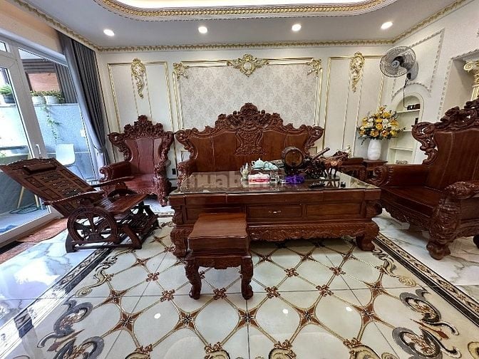 Cho thuê căn shophouse 1T3L khu Văn Hoa Villa, đầy đủ nội thất gỗ 