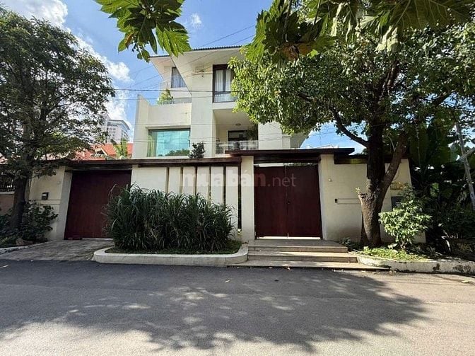 Villa 204 Nguyễn Văn Hưởng, Thảo Điền, Q2 CN 305m2, Hầm 3 lầu, 98 tỷ