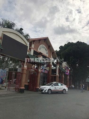 Nhà phố sân vườn ở ngay hẻm 149 Lũy bán bích gọi 0907931000