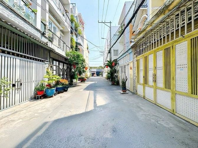 BÁN NHÀ ĐẸP-52M2-GIÁP Q7-OTO- HƠN 5TY 