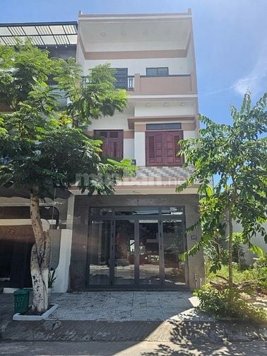 Nợ Quá Bán Nhà Mặt Tiền Đẹp 3 Tầng Full Nội Thất, Ngay Biển Hòa Minh 