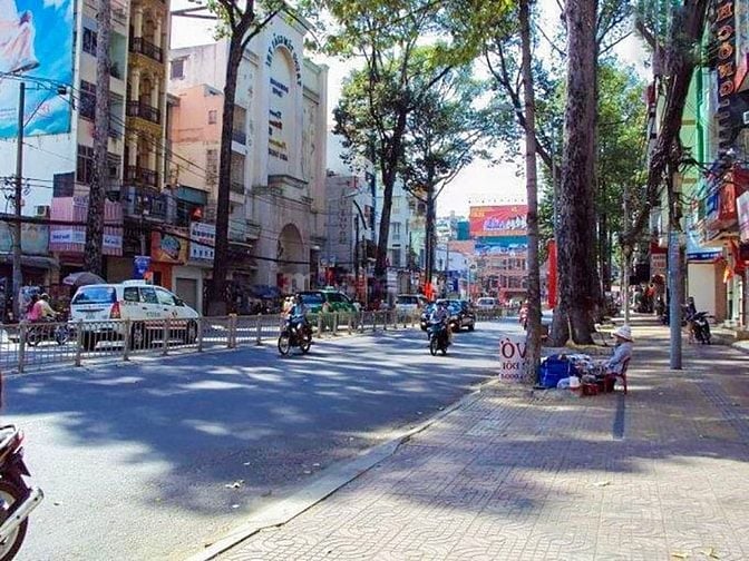 Bán nhà mặt tiền Q1, gần chợ Bến Thành 50m, 81m², 5 tầng, giá 62 tỷ