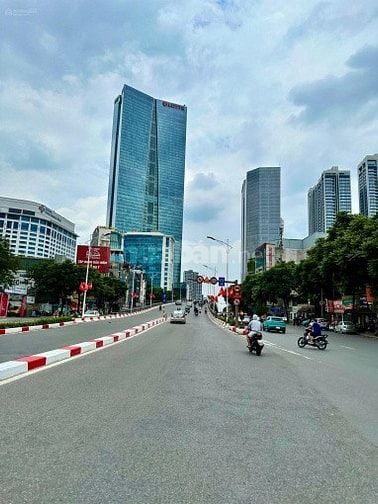 Vị trí vàng Toà 5T Mp Văn Cao-Liễu Giai vỉa hè 6m đường 42m kd sầm uất