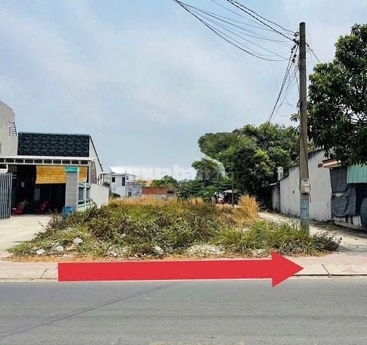  Cần bán lô góc 6x22 nở hậu 8m - Giá 950tr ngay cầu Vượt Củ Chi