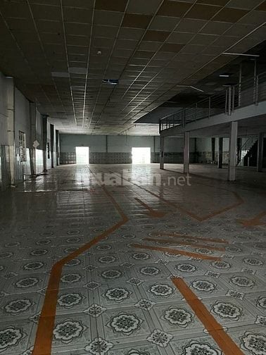 Cho thuê 3100m2 kho xưởng + đất Phạm Văn Chiêu P14 Gò Vấp. Giá 250tr/1