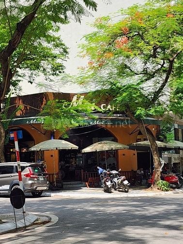 Cho thuê biệt thự lô góc khu Nguyễn Văn Lộc mặt tiền 30m