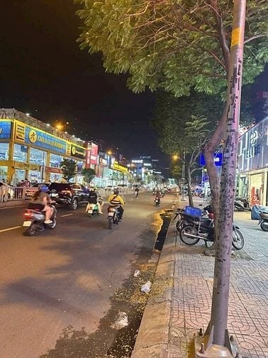 CHÍNH CHỦ CẦN BÁN NHÀ MẠT TIỀN ĐUONGĐƯỜNG NGUYỄN OANH P10 quận gò vấp 
