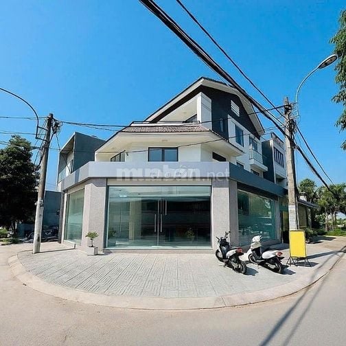 Bán biệt thự góc 2MT, làm cty, văn phòng, Quận Bình Tân