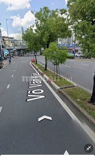 👉  Bán nhà diện tích siêu khủng, mới 100% xây Quận 1  ￼￼👉 