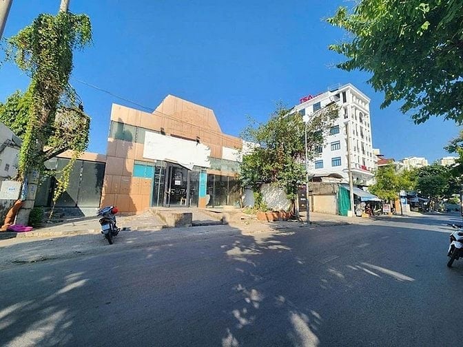 Bán gấp lô đất lớn Quốc Hương, 16,5m mặt tiền, quy hoạch cao ốc