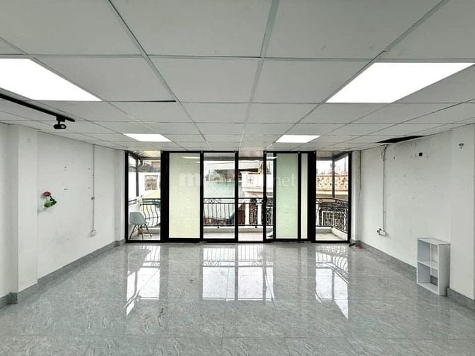 La Thành, mặt tiền khủng 6.2m, 70m2 sổ to nở hậu, gần phố, ô tô tránh