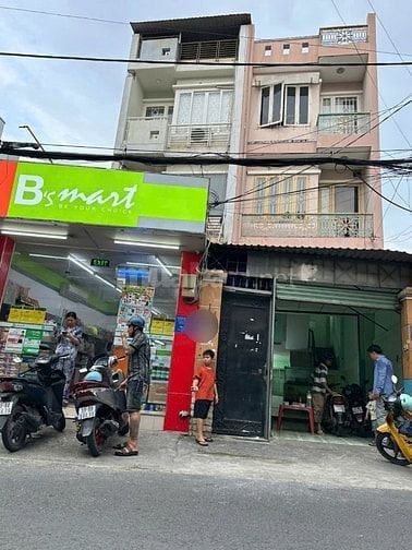 HOT! Nhà mặt tiền 4 tầng rẻ nhất Gò Vấp sát trường ĐH Công Nghiệp 