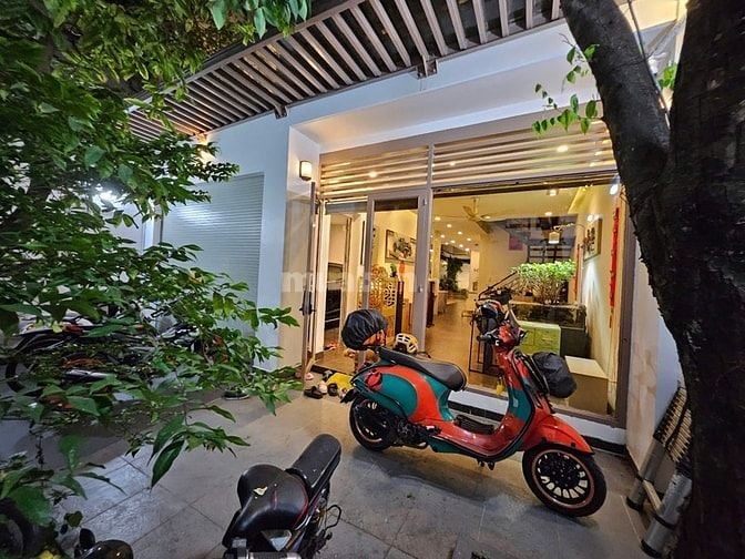Đổi nhà lớn hơn cần bán lại BIỆT THỰ khu Kiều Đàm .308m2 sử dụng.