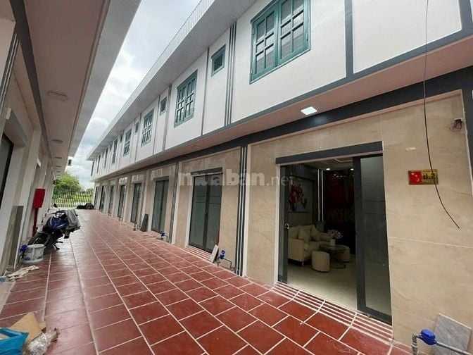 Nhà 4x8, gần chợ Bình Chánh, 2 p.ngủ. 350 tr ở ngay. Sổ riêng từng căn
