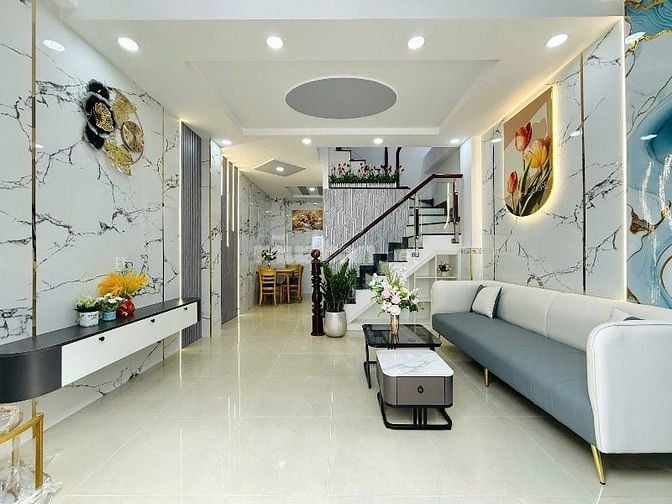 Bán nhà 2 tầng, 52.8m2 ngay Lê Văn Sỹ, Quận 3. Giá: 3 Tỷ 220. SHR