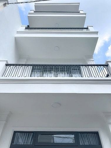Bán nhà 6 phòng ngủ mới xây trung tâm đà lạt 11 tỷ đã hoàn công 