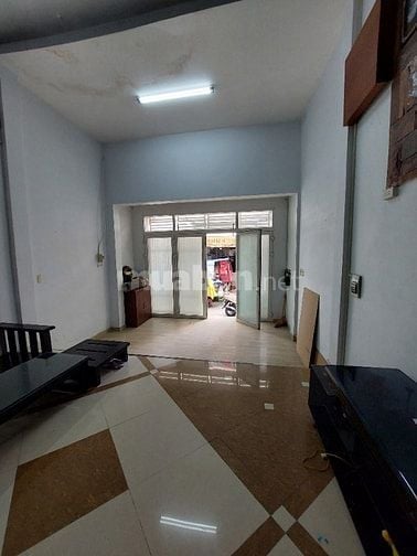 Cho thuê nhà 62/ Chấn Hưng 85m2 3 tầng đúc và sân thượng giá 20 triệu