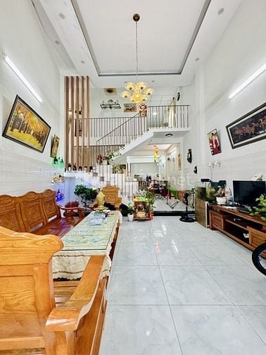 Nhà 2 tầng lệch Đẹp! - Kiệt 2 ô tô - Chỉ 4.8 tỷ - Gần Ông Ích Đường.