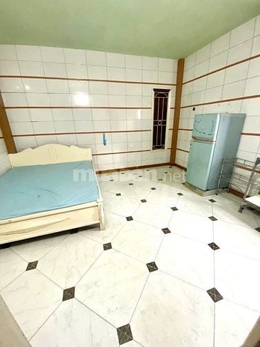 Phòng khép kín, cửa sổ thoáng, 20m2, đủ nội thất, Lê Trọng Tấn-La khê