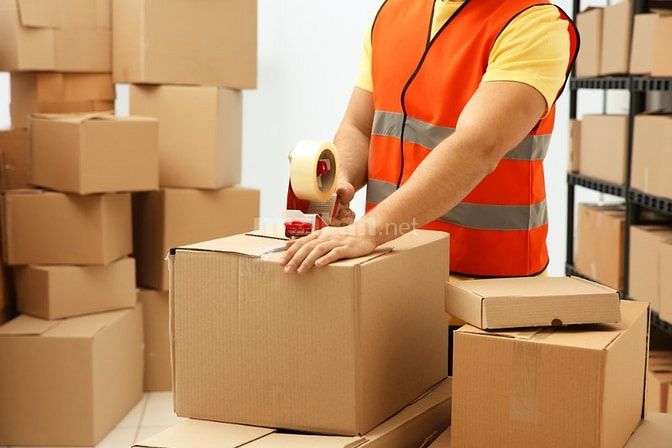 CỬA HÀNG CẦN GẤP 3 BẠN ÓNG GÓI DÁN TEM