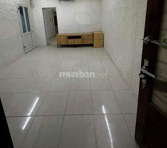CHO HỘ GIA ĐÌNH THUÊ NHÀ NGÕ THẲNG Ô TÔ CÁCH MP NGUYỄN AN NINH 100M