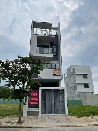 Cho thuê Nhà mặt phố tại Dương Hồng Garden House, Nguyễn Văn Linh, Bìn