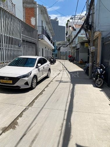 Mặt Tiền HXH  Rộng 5 M . Ngang 5M P. Phú Thuận DT: 70m2 Chỉ hơn 6 Tỷ t