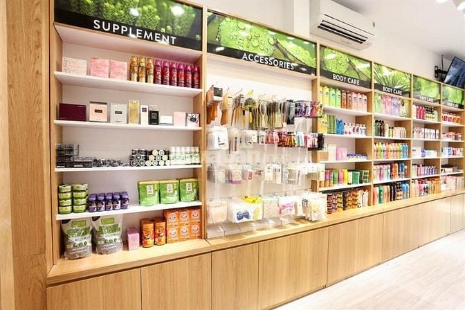 Nhân Viên Tư Vấn Bán Mỹ Phẩm Tại Showroom 