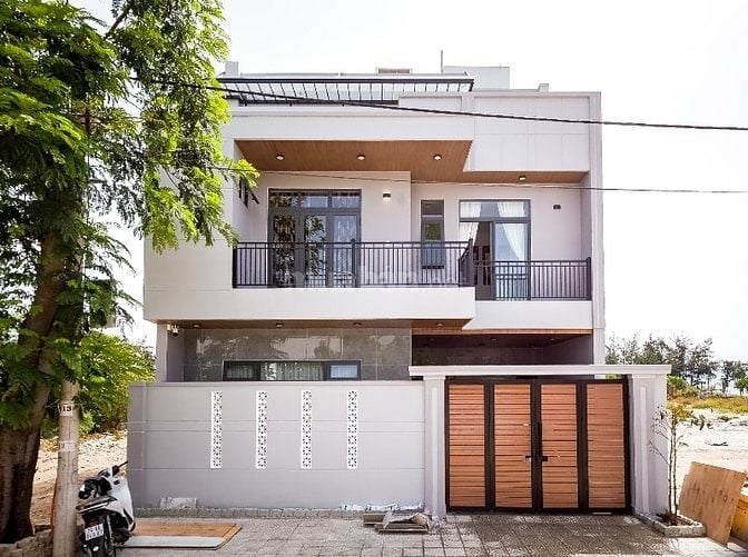 CẦN BÁN VILLA 3 TẦNG CẠNH BIỂN