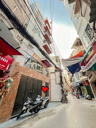 Bán nhà mặt phố Hoàng Mai phường Hoàng Văn Thụ, Dt 80m2, 7t, mt 7m.