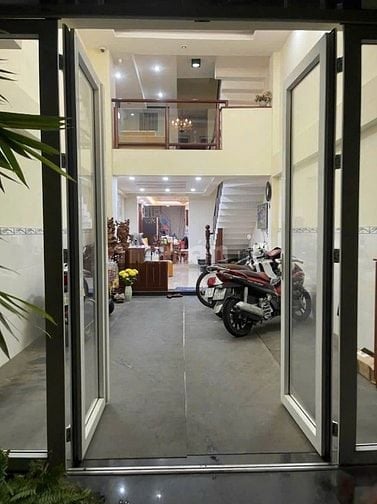 HXH cách MT Yên Thế 20m gần Sân Bay Tân Sơn Nhất. P2. TB. 4x23m 5 Tầng