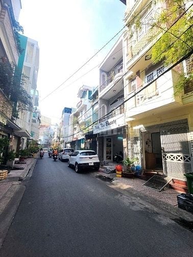 HXH có Lề cách 20m Ra MT Nguyễn Xí ngay Vincom. 4.5x14m 60m Đất 9.3Tỷ 