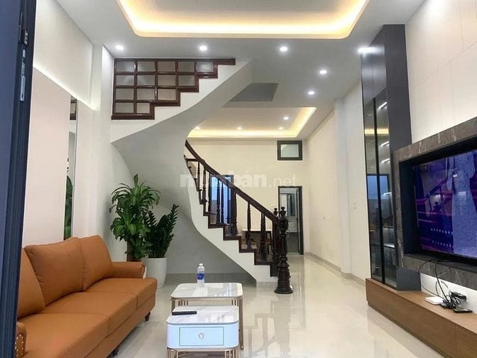 Bán nhà khu vực Cổ Nhuế, Bắc Từ Liêm, 4 tầng đẹp, gần chợ, trường đại 