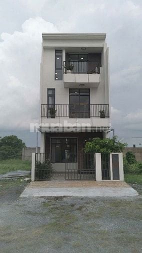 Bán nhà phố mới 100% gần chợ Bình Chánh - Sổ hồng riêng, Chốt giá tron