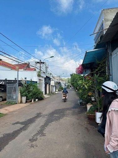 Ông Bà về quê ở nên bán nhà cấp 4.DT 85m2 ở xã xuân thới thượng.795tr