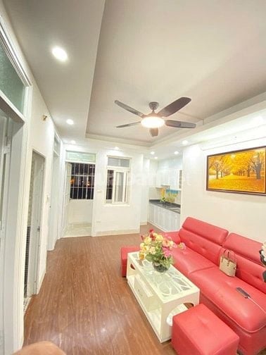 Căn hộ 2pn, mặt phố to, gần Ngã tư sở