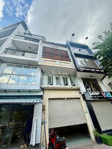 ⭐️Nhà 3 Lầu Mặt tiền kinh doanh sầm uất bậc nhất Phạm Văn Đồng, P3