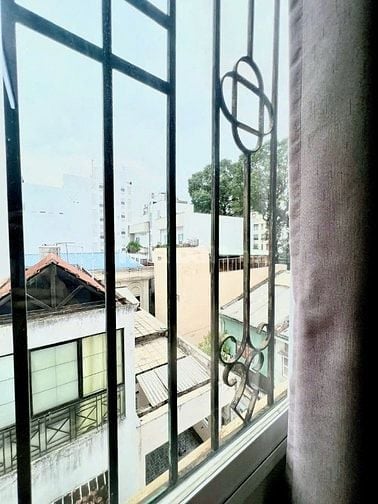 Mặt tiền 678c Sư Vạn Hạnh Q.10, DT: 9,7x14,1m kết cấu 5 tầng HĐT 100tr