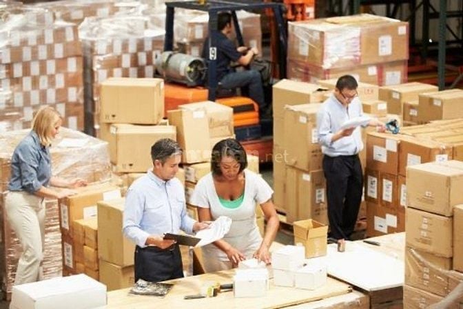 Cần Tuyển Nhân Viên Dọn Dẹp, Vệ Sinh ,Phụ Kho, Đóng Gói Dán Tem 