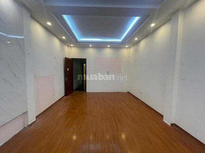 Nhà riêng ngõ phố tân mai nguyễn chính dt65m2x4,5t giá 18tr