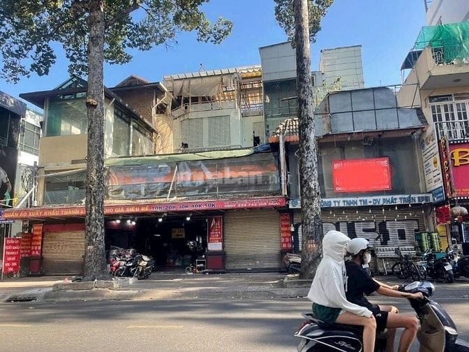 MẶT TIỀN: NGUYỄN TRÃI :21m X 30m (645m2) Giá:400triệu/tháng