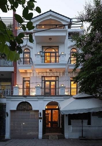 Bán biệt thự mặt tiền DT 400m2 , xây dựng full SHR , NH hỗ trợ 80%